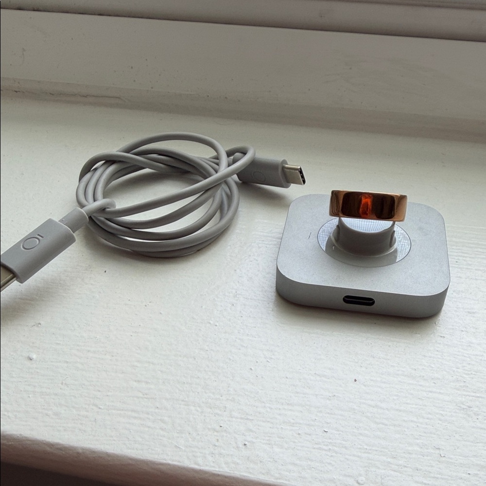 Oura size 7 Rose Gold Smart Ring with Charging Dock
